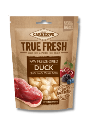 Carnilove Dog skanėstas Raw freeze-dried Duck with red fruits 40g